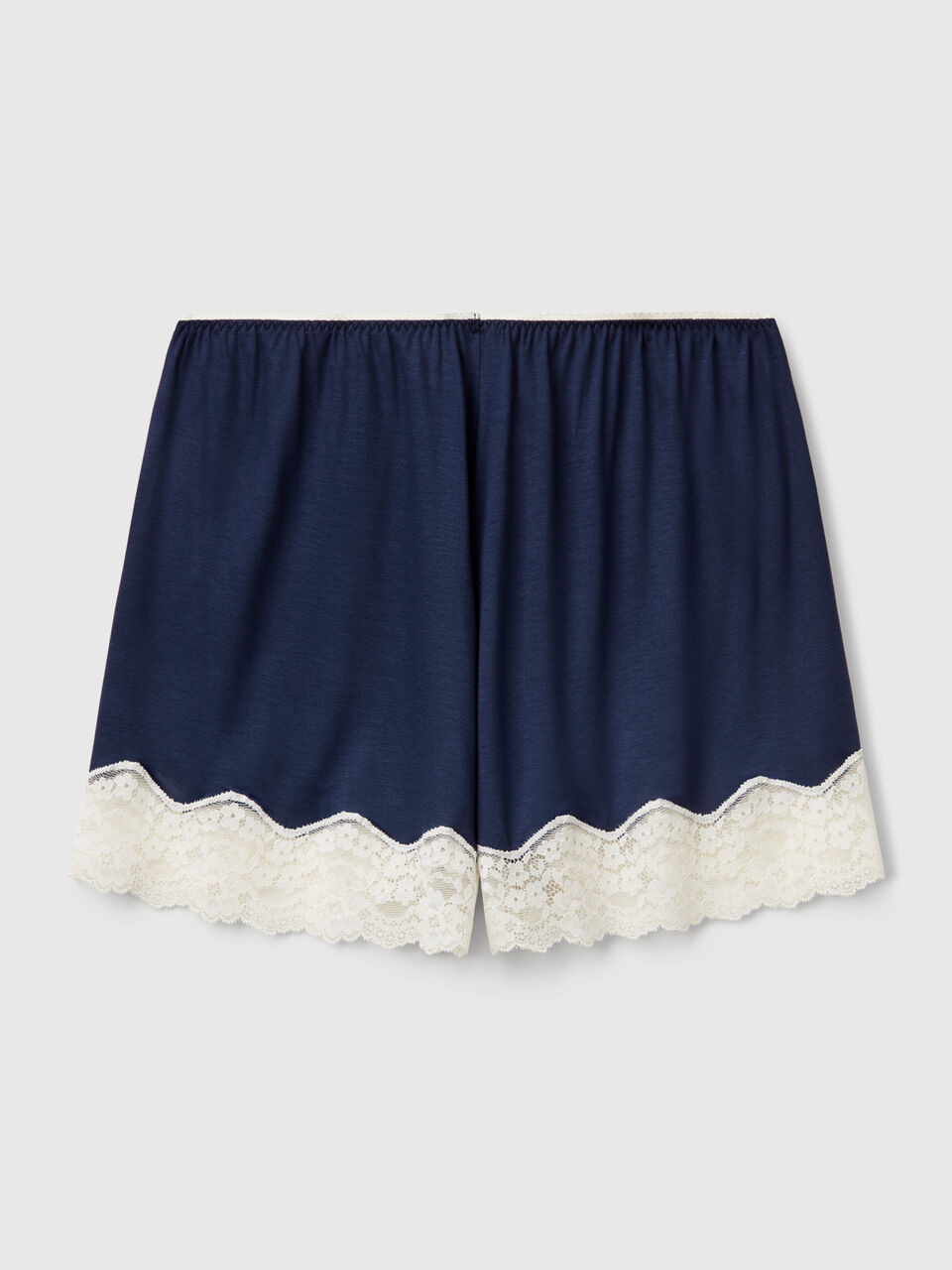 SHORTS Women image number 2