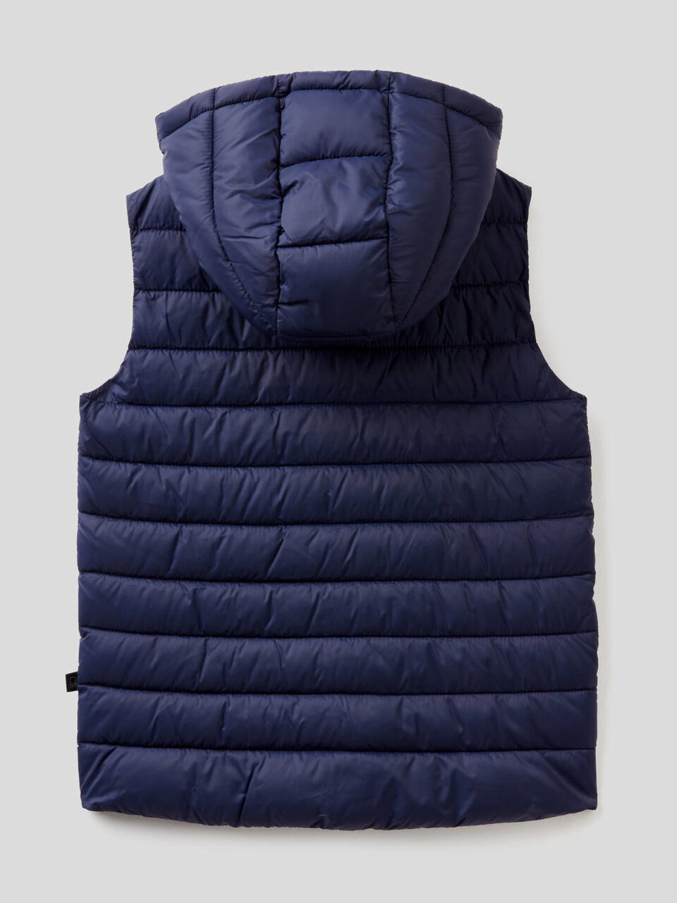 Sleeveless jacket with hood image number null