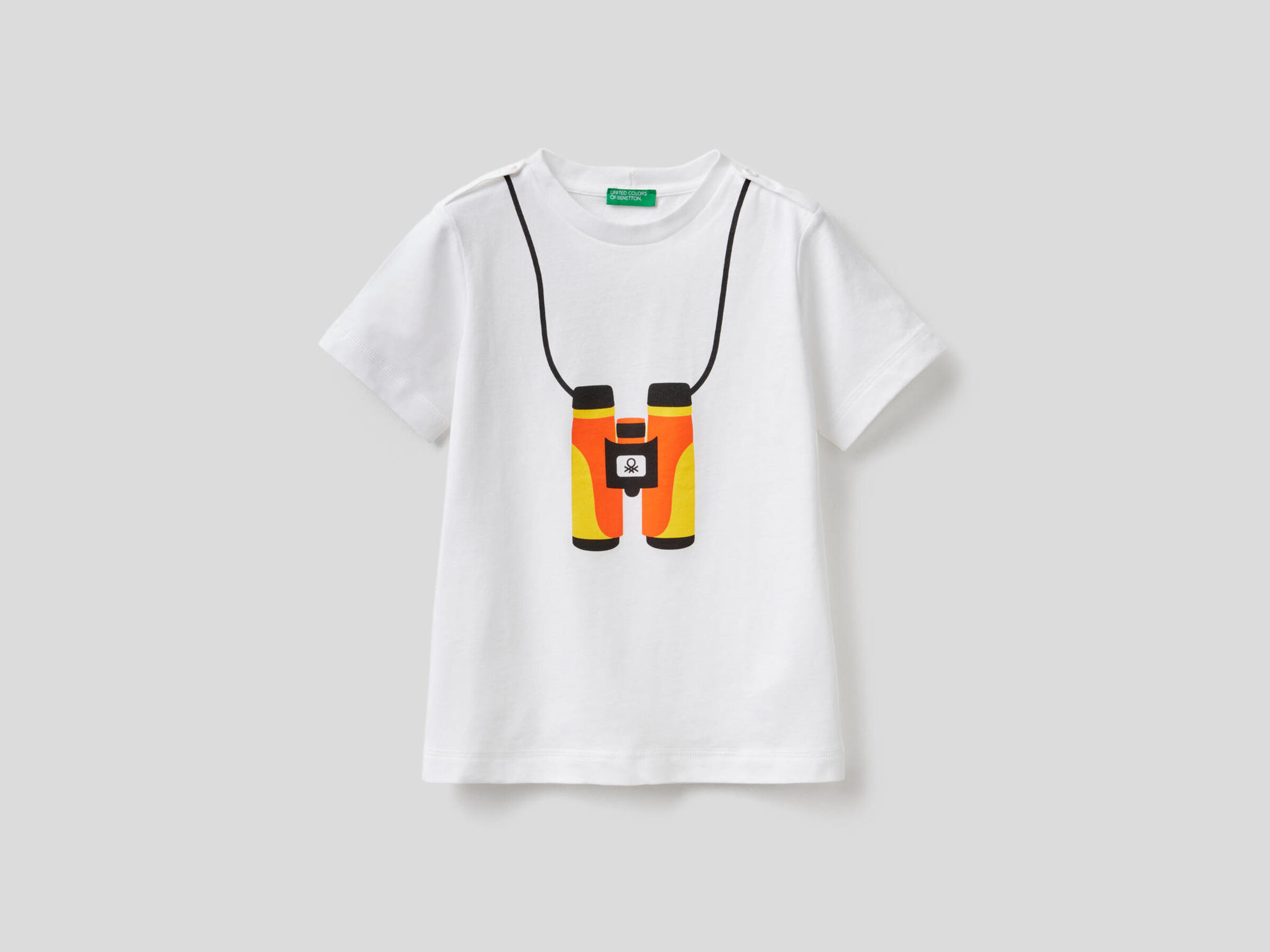 T-shirt with print image number null