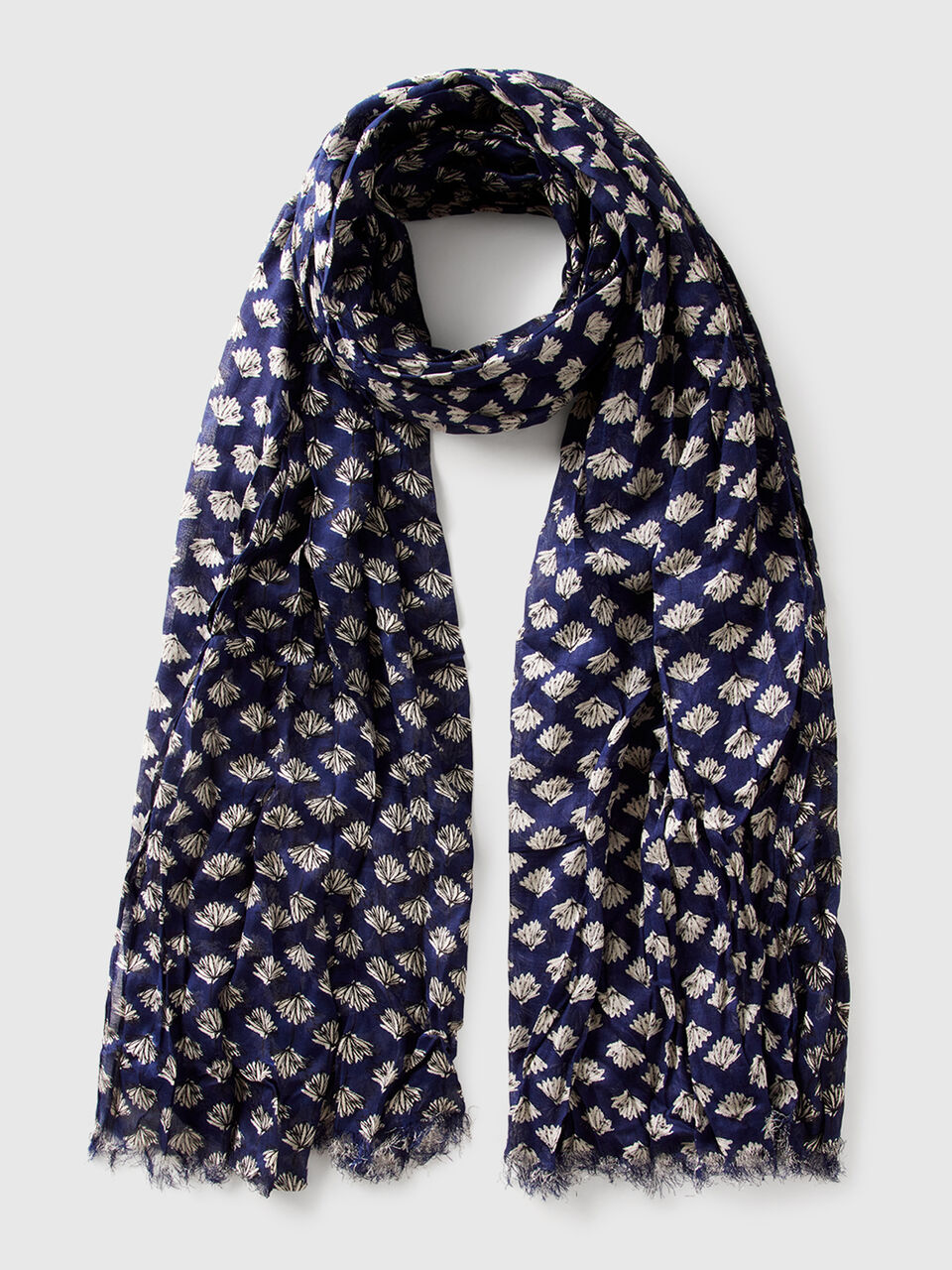 SCARF Women image number 1