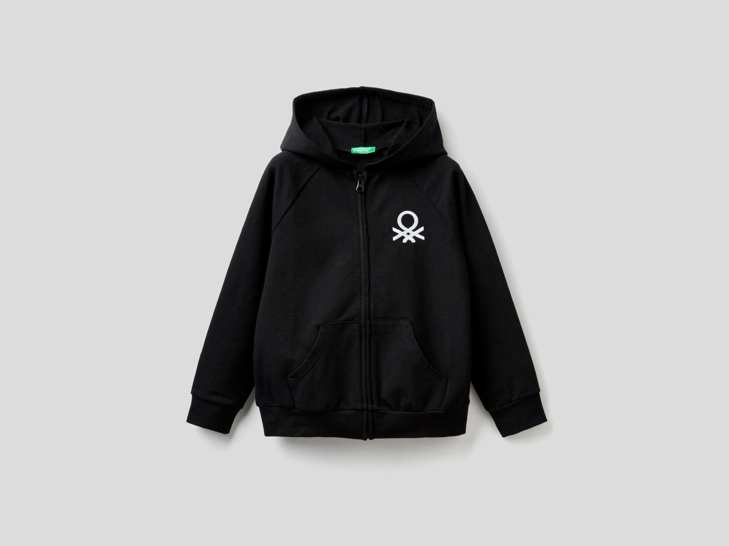 Hoodie with logo embroidery image number null