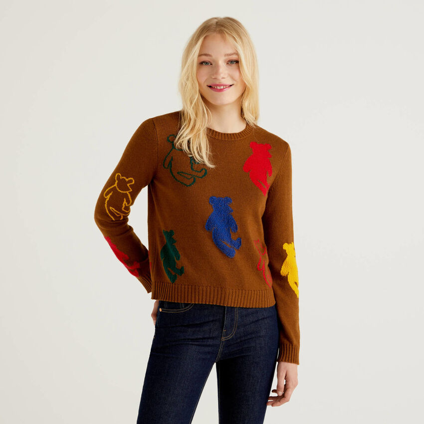 Sweater with teddy bear inlay