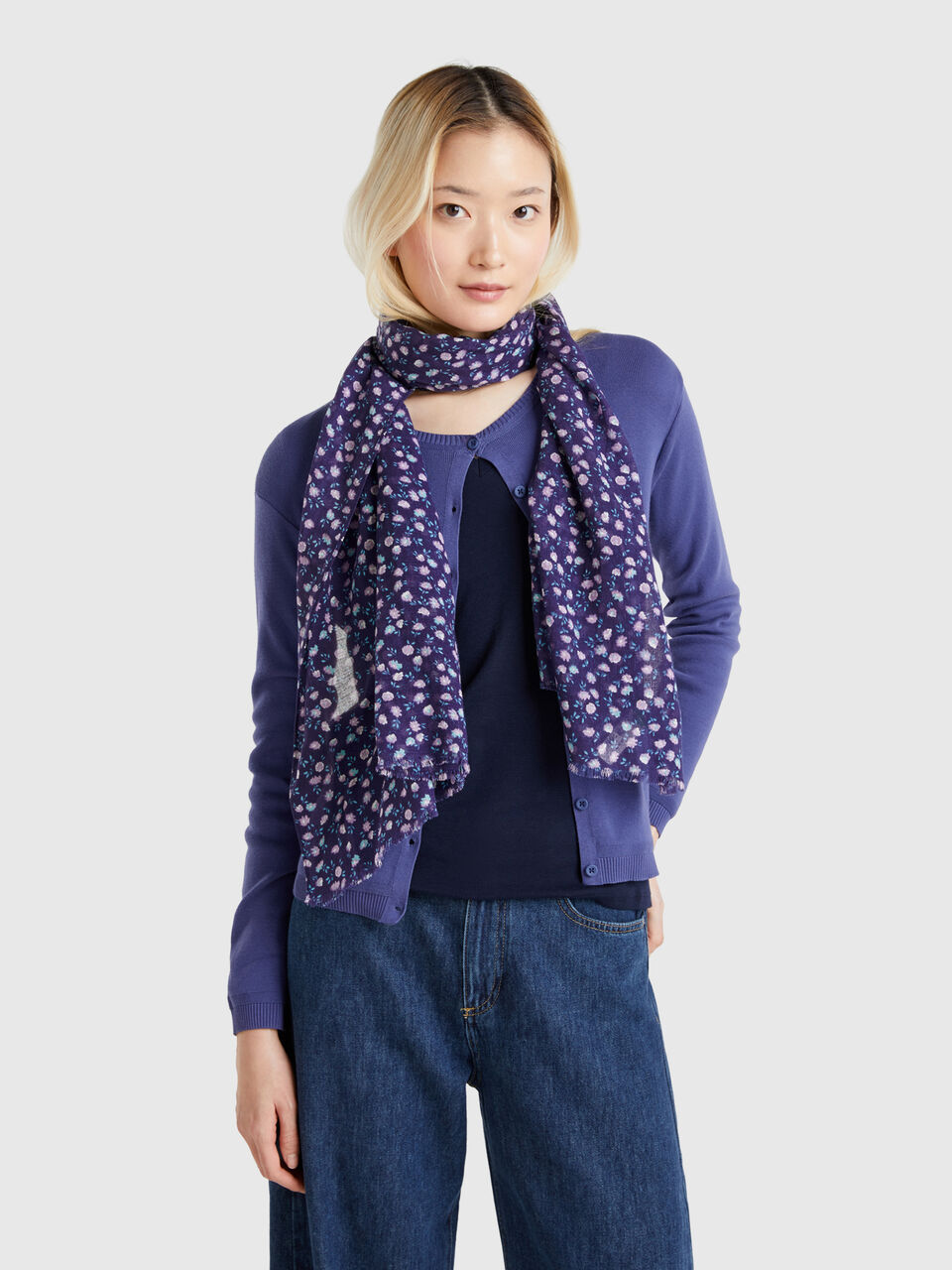 SCARF Women image number 2
