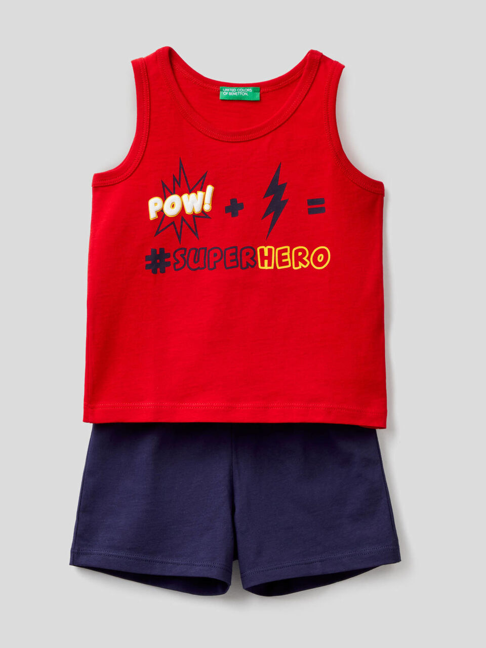 Tank top and shorts set image number null