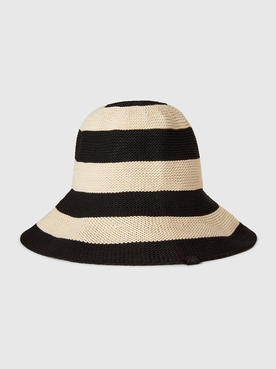 HAT Women image number 1