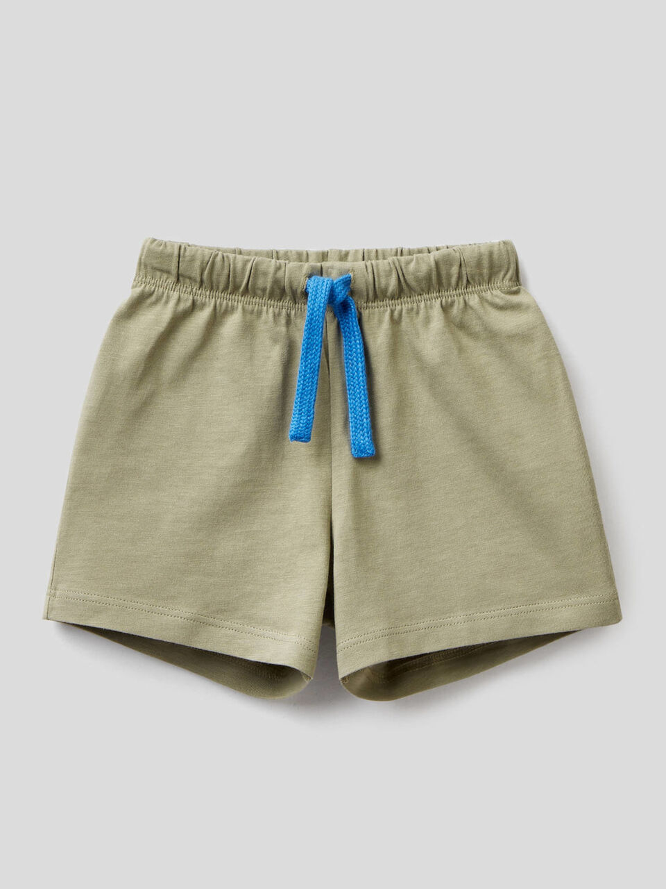 Tank top and shorts set image number null