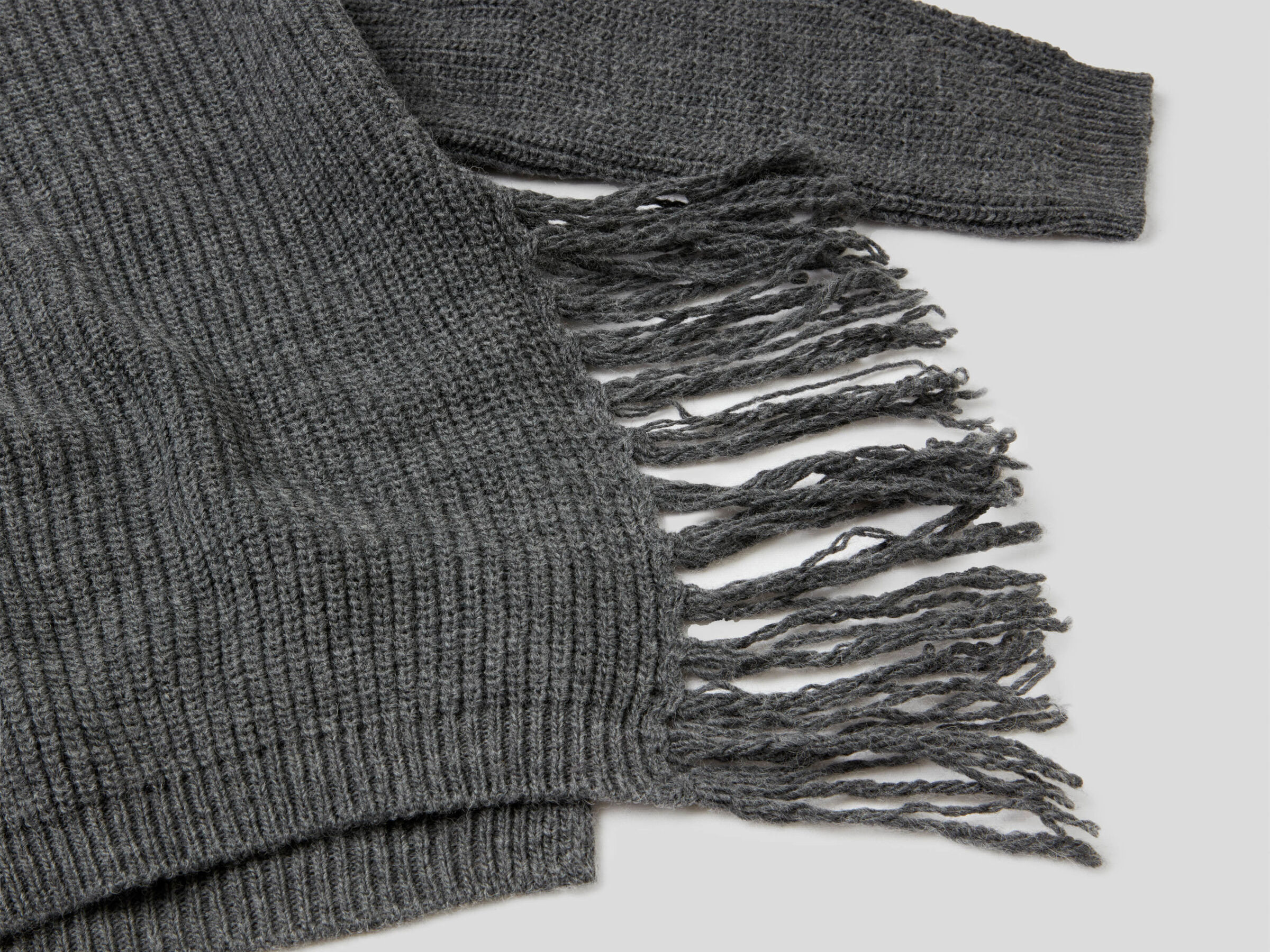 Sweater in wool blend with fringe image number null