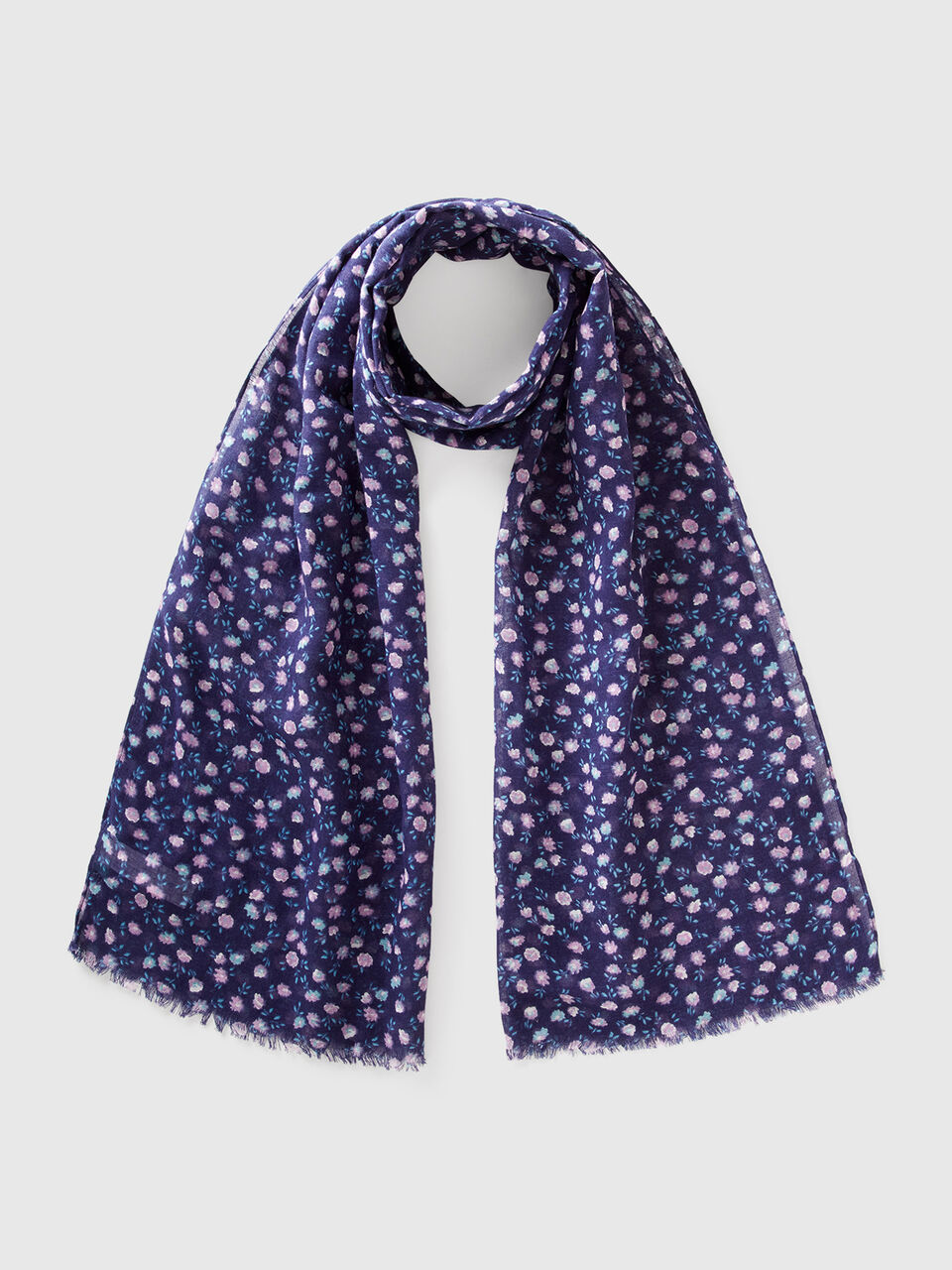 SCARF Women image number 1
