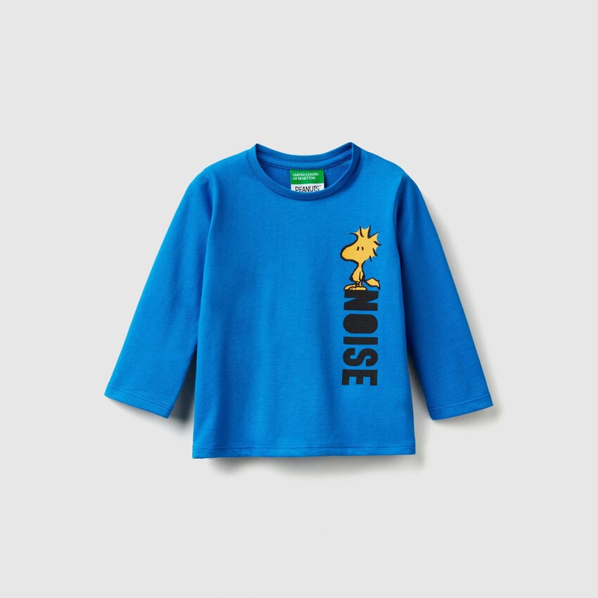 T-shirt with "Peanuts" print