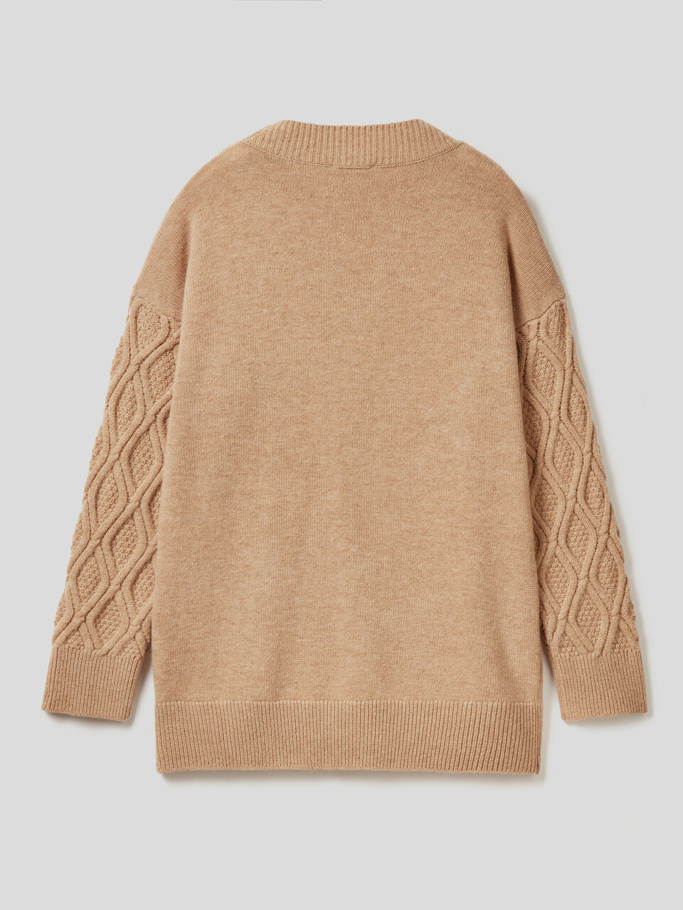 Turtleneck sweater with knit sleeves image number 2