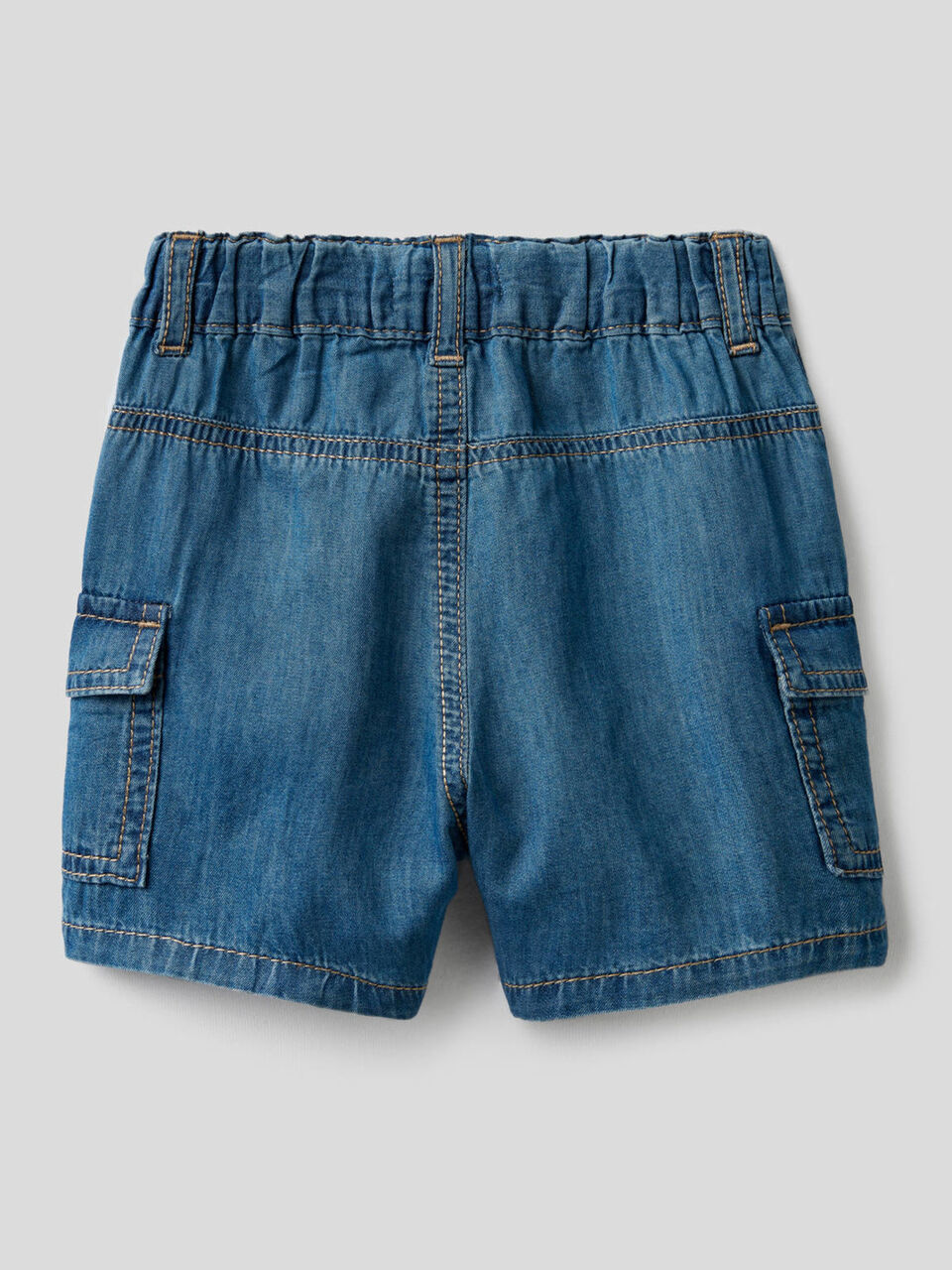 Lightweight denim cargo bermudas image number 2