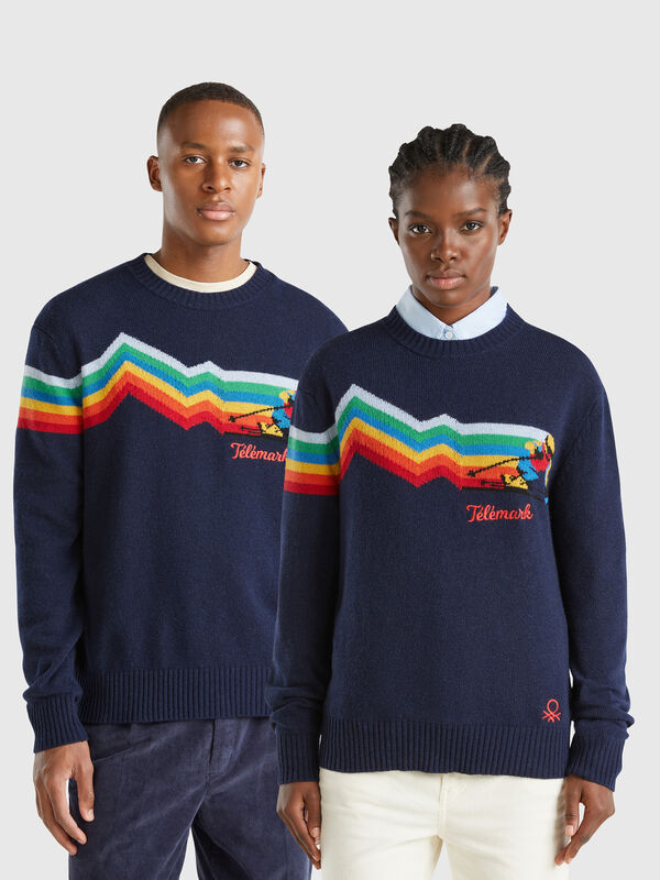 Sweater with ski graphic