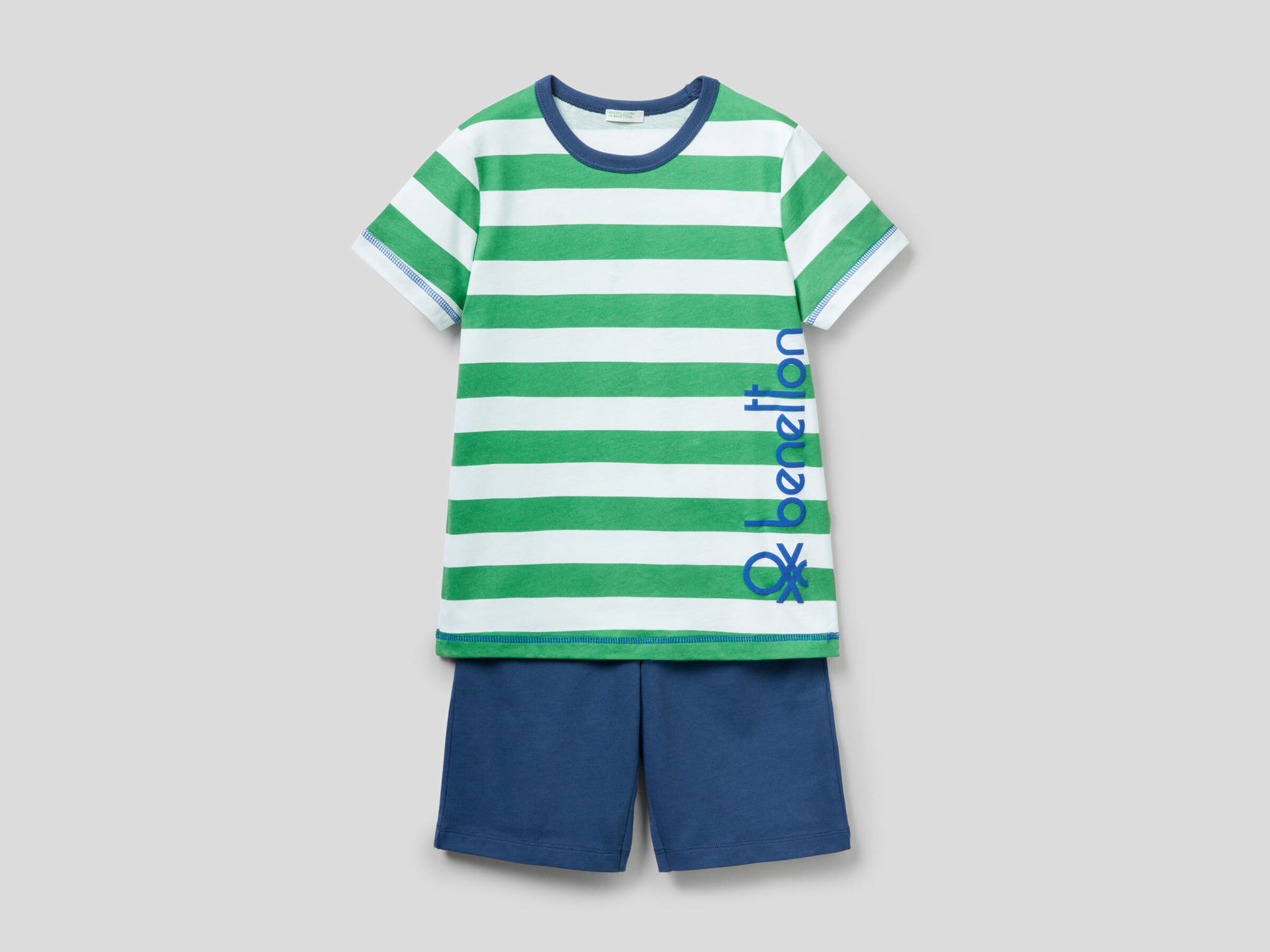 Pyjamas with striped t-shirt image number null
