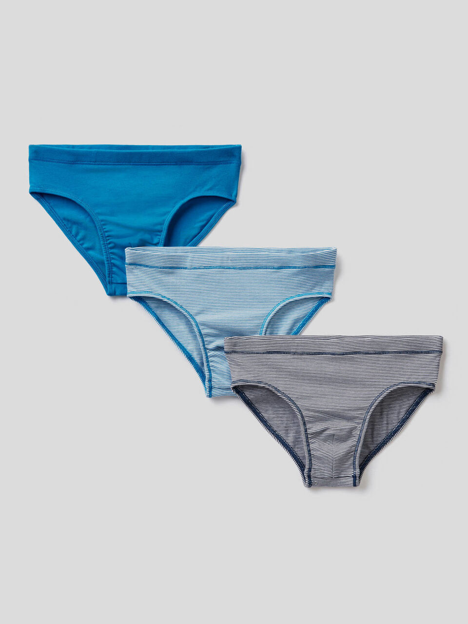 Three pairs of underwear in stretch cotton image number null