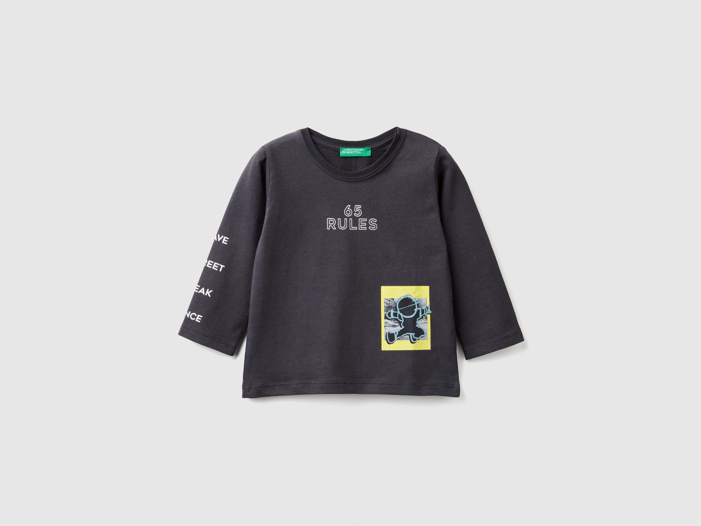 T-shirt with print and neon details image number null