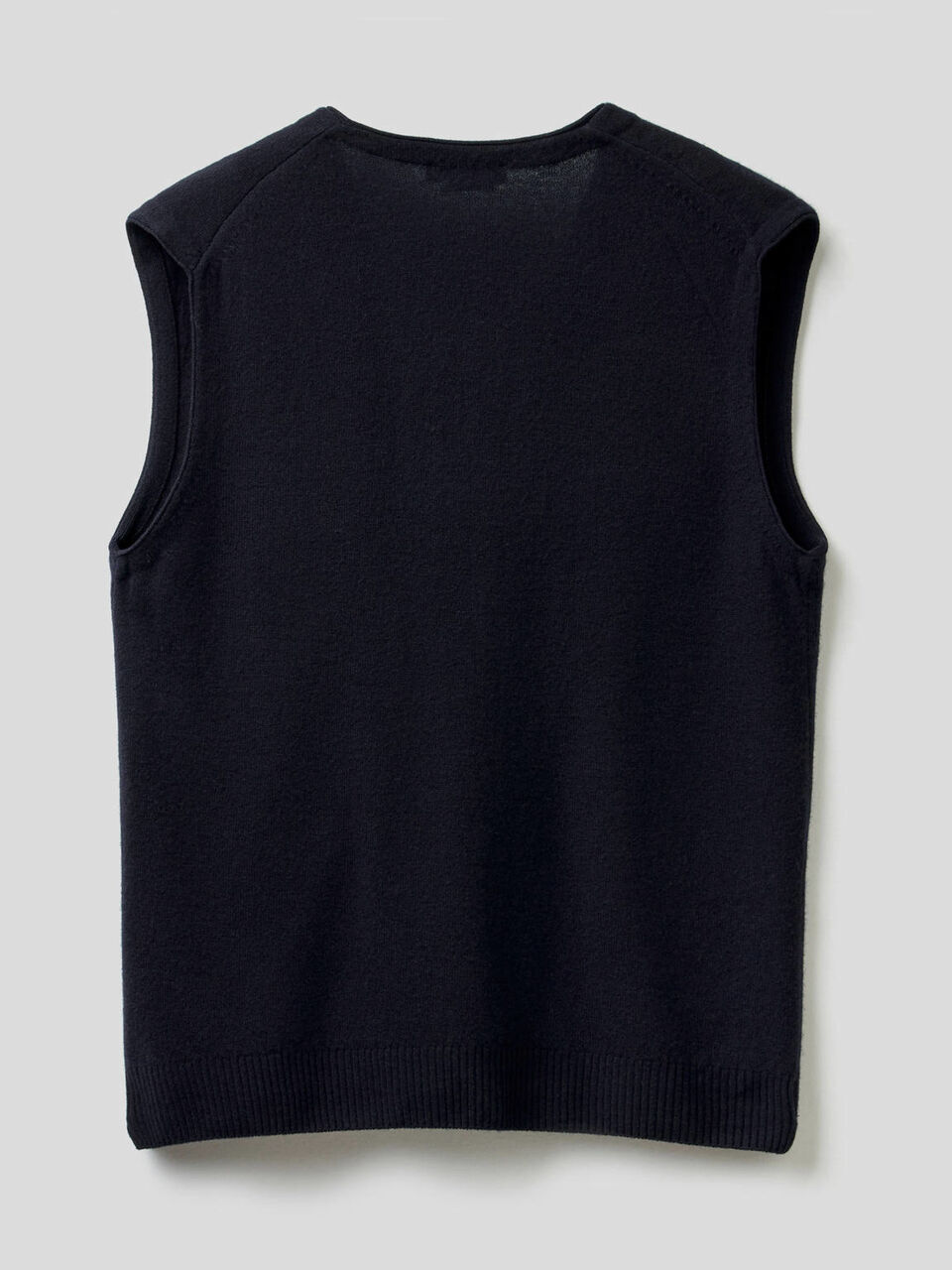 Vest in 100% Merino wool with buttons image number 2