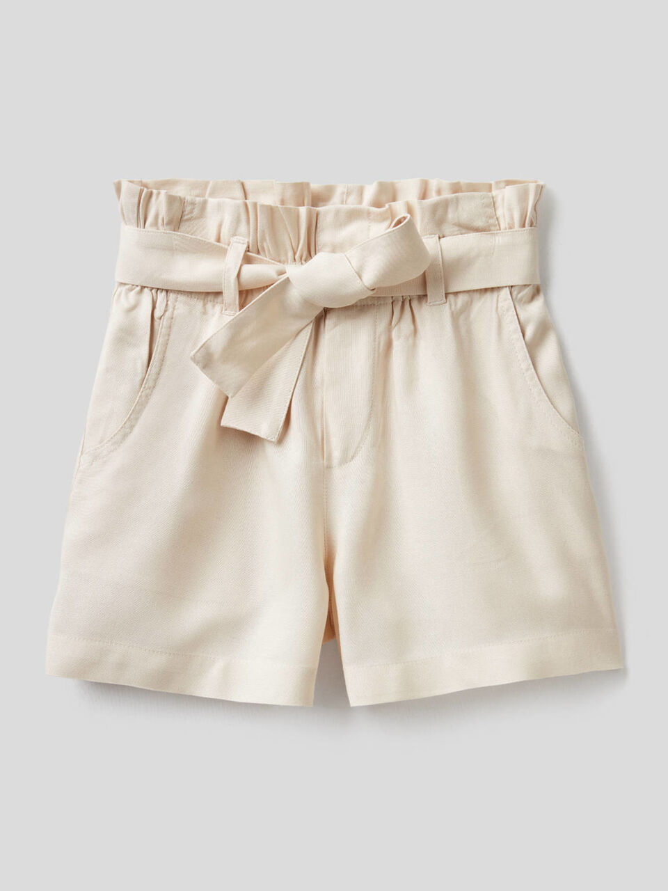 Flowy bermudas with belt image number 1