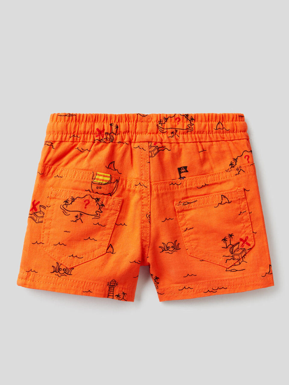 Shorts with treasure island print image number 2