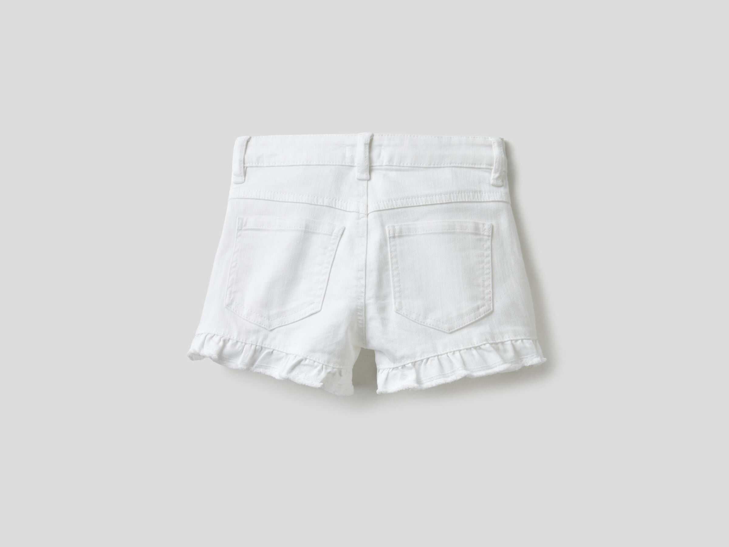 Solid color shorts with rouche image number null