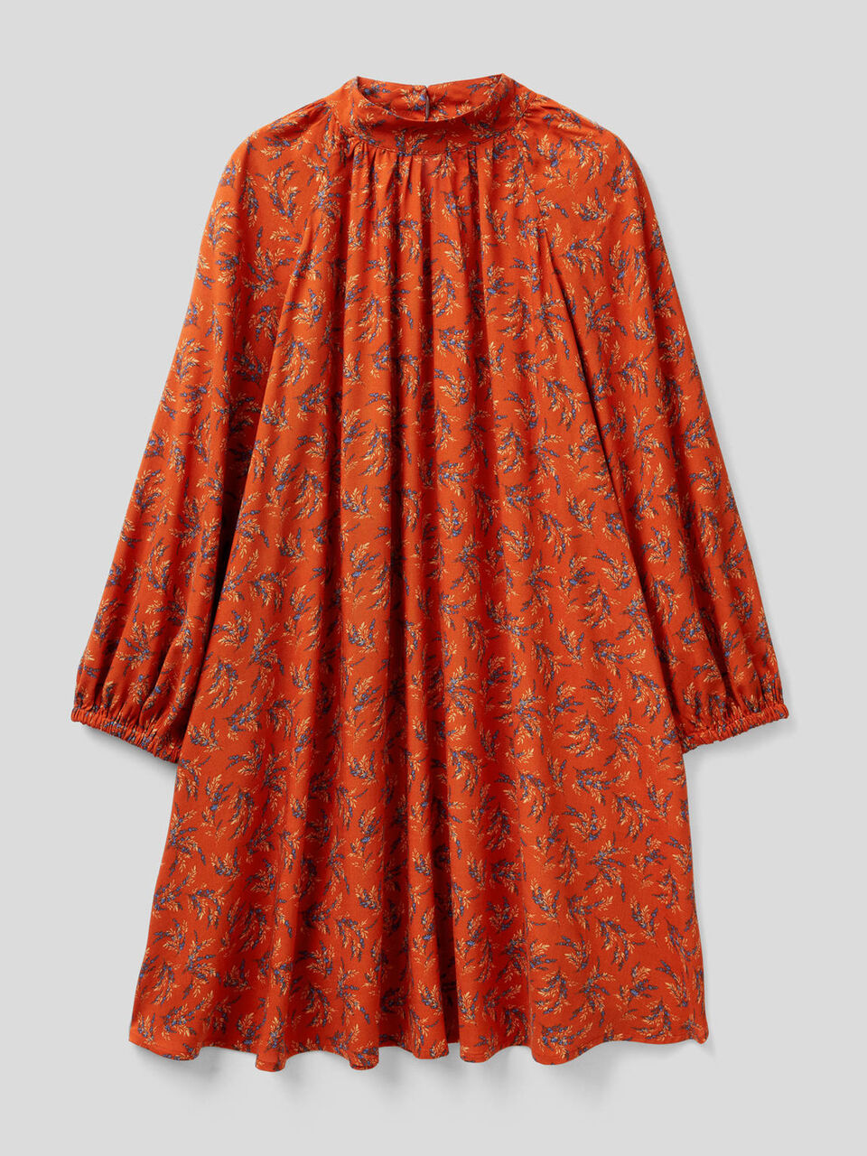 Patterned dress in sustainable viscose image number 1