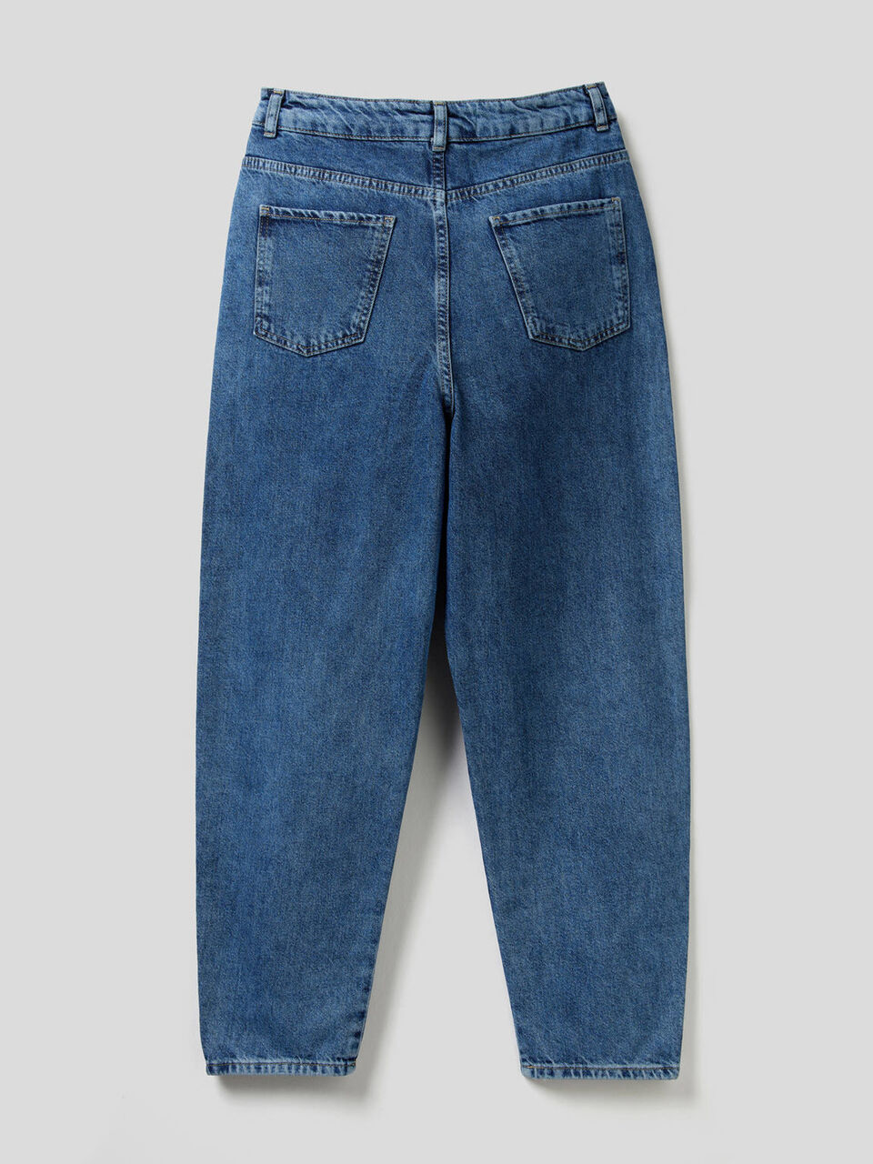 Carrot fit jeans in 100% cotton denim image number null