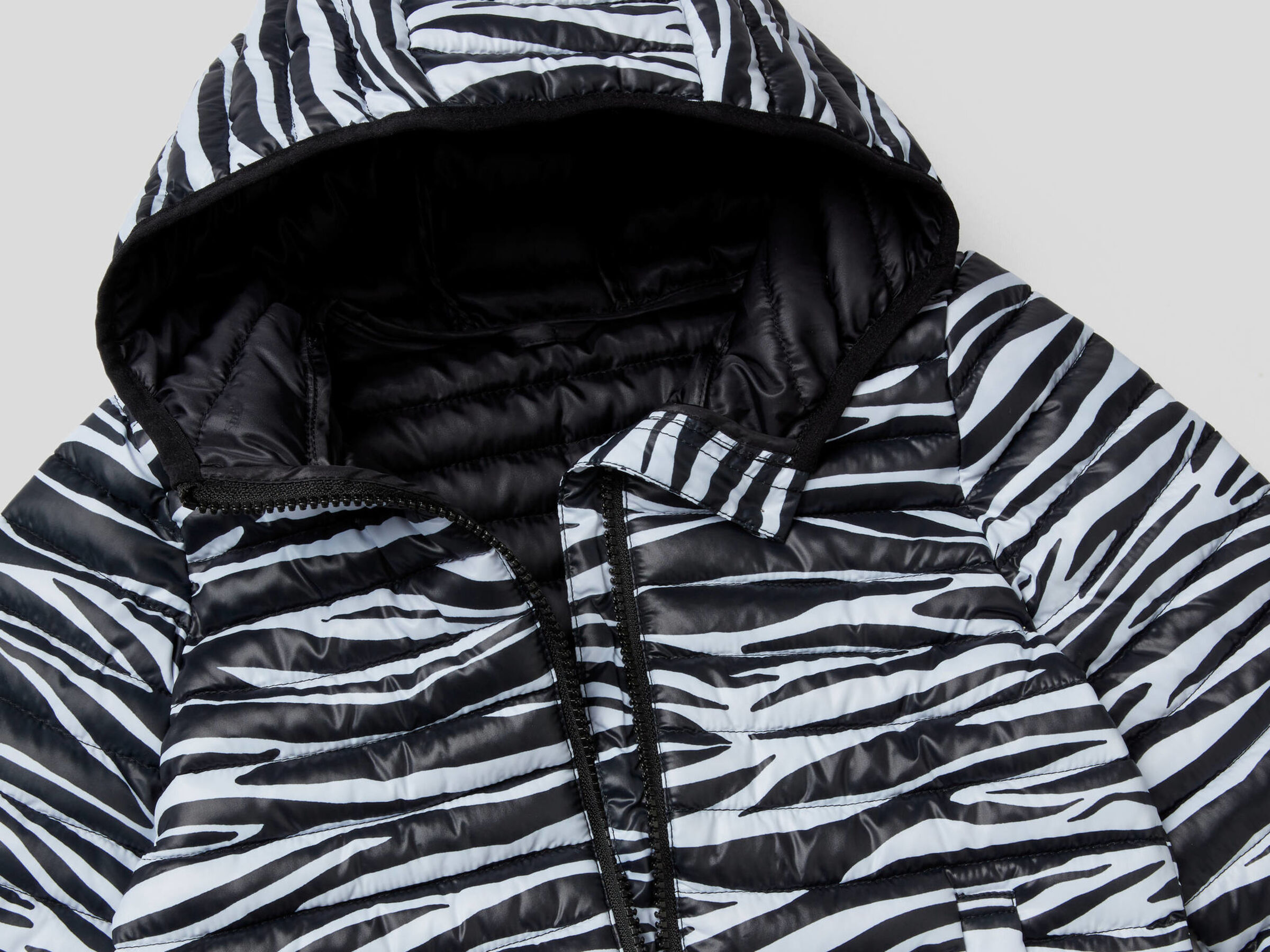Jacket with zipper and hood image number null