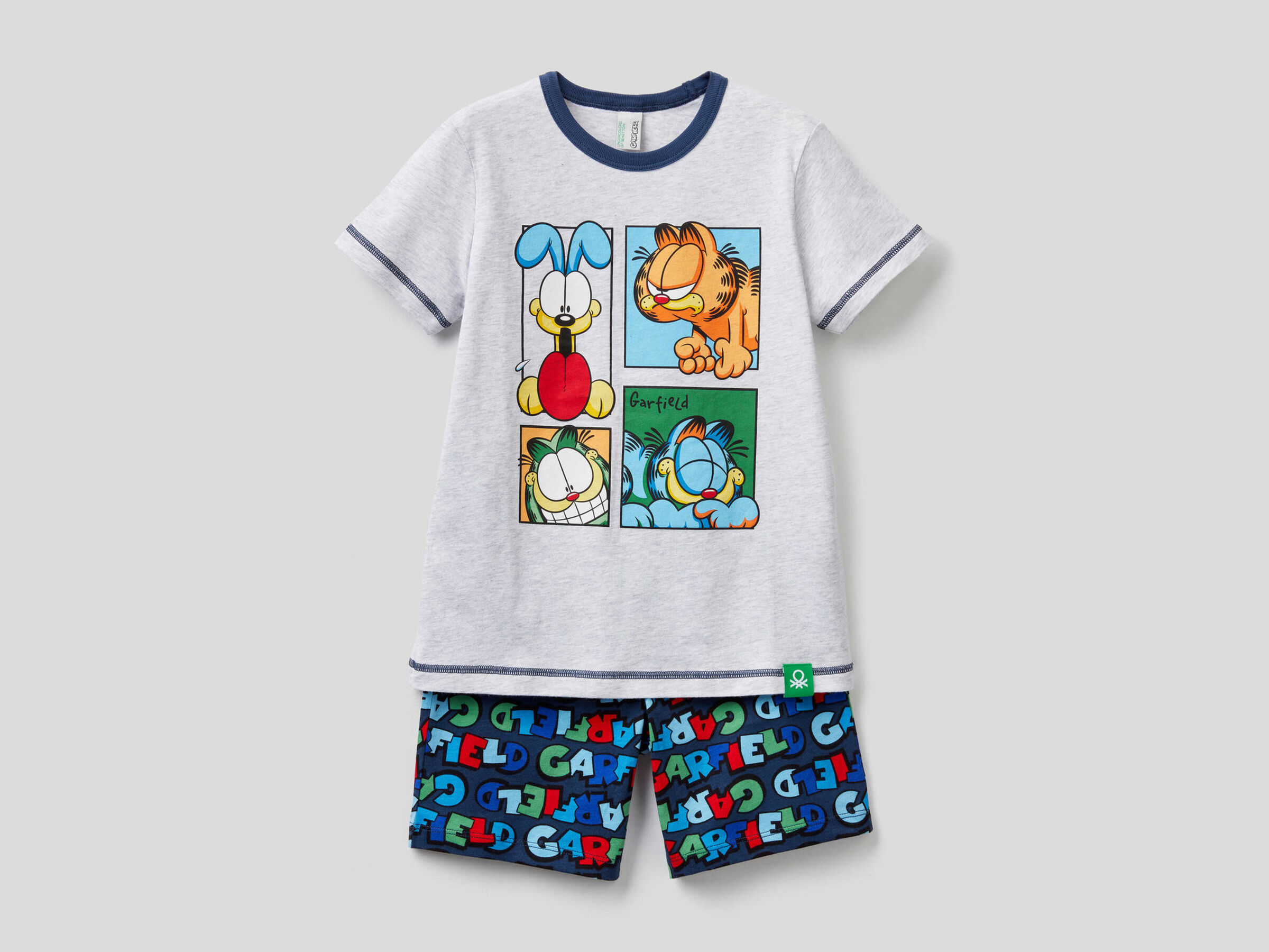100% cotton pyjamas with Garfield print image number null