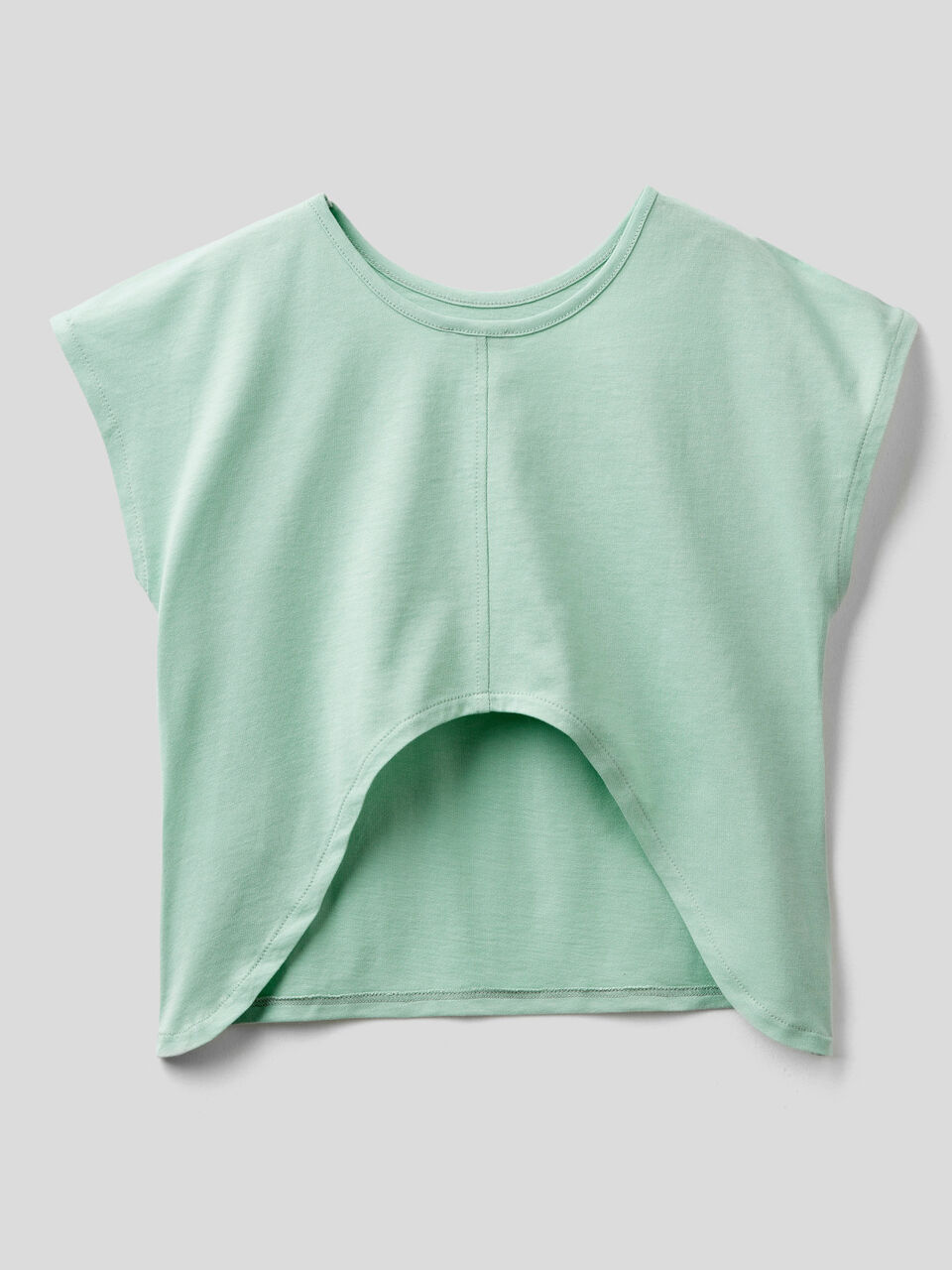 T-shirt with slit on the back image number 2