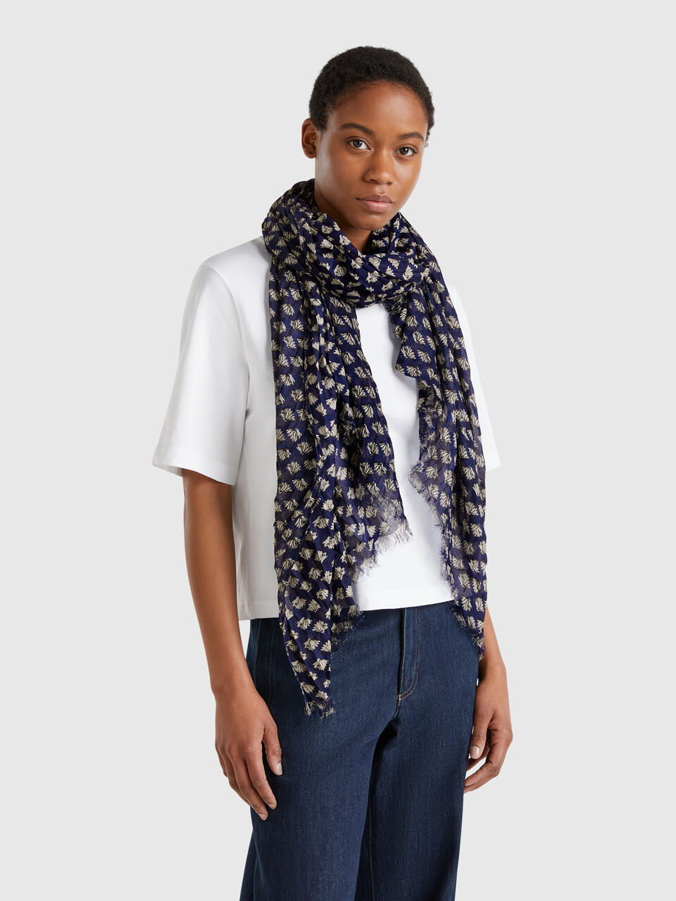 SCARF Women image number 2
