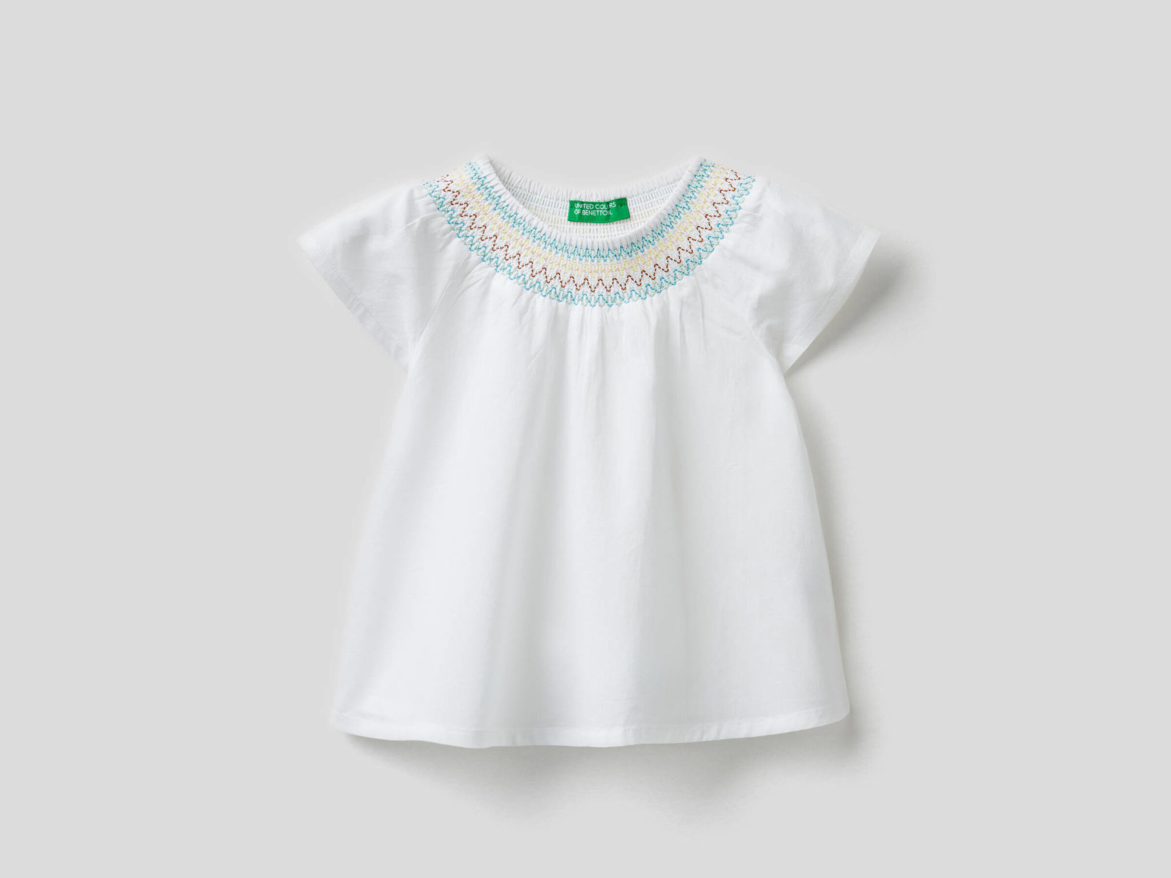 Blouse with embroidered collar image number null