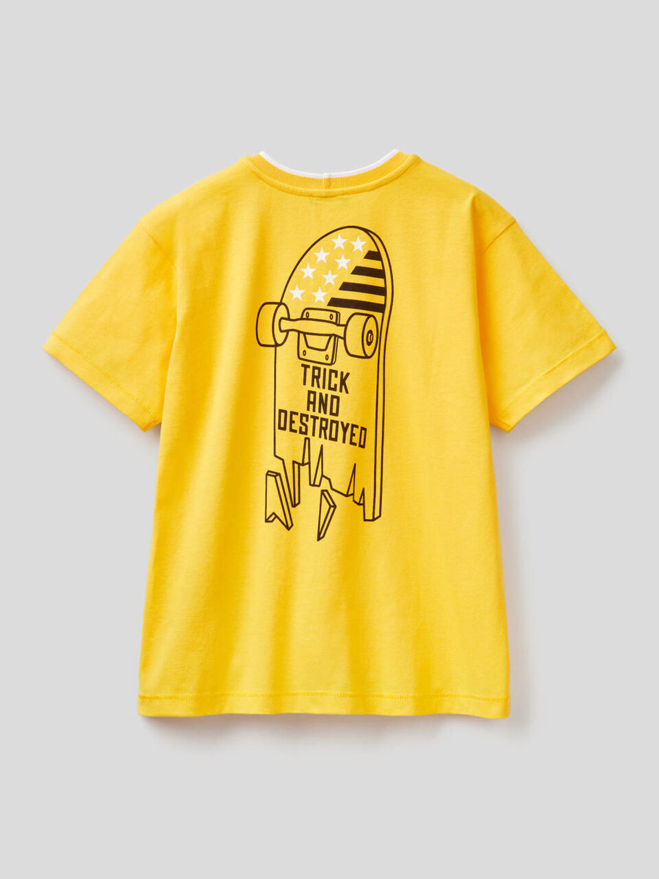 T-shirt with pocket image number null