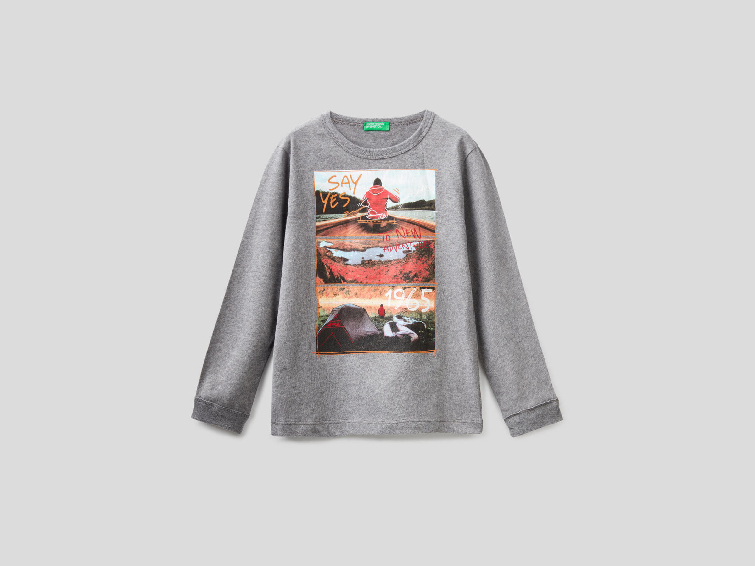T-shirt with photographic print image number null