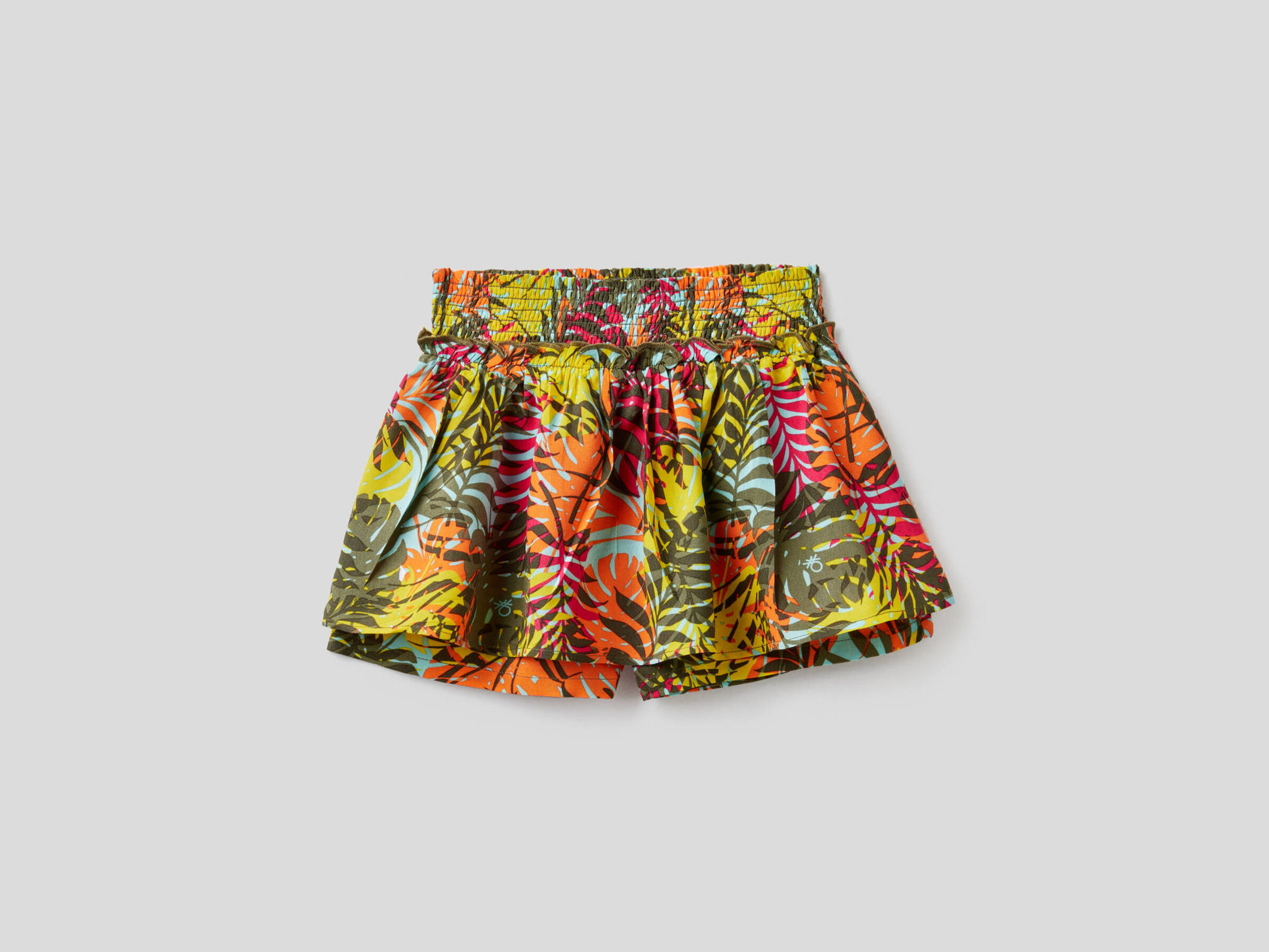 Patterned shorts with maxi ruffle image number null