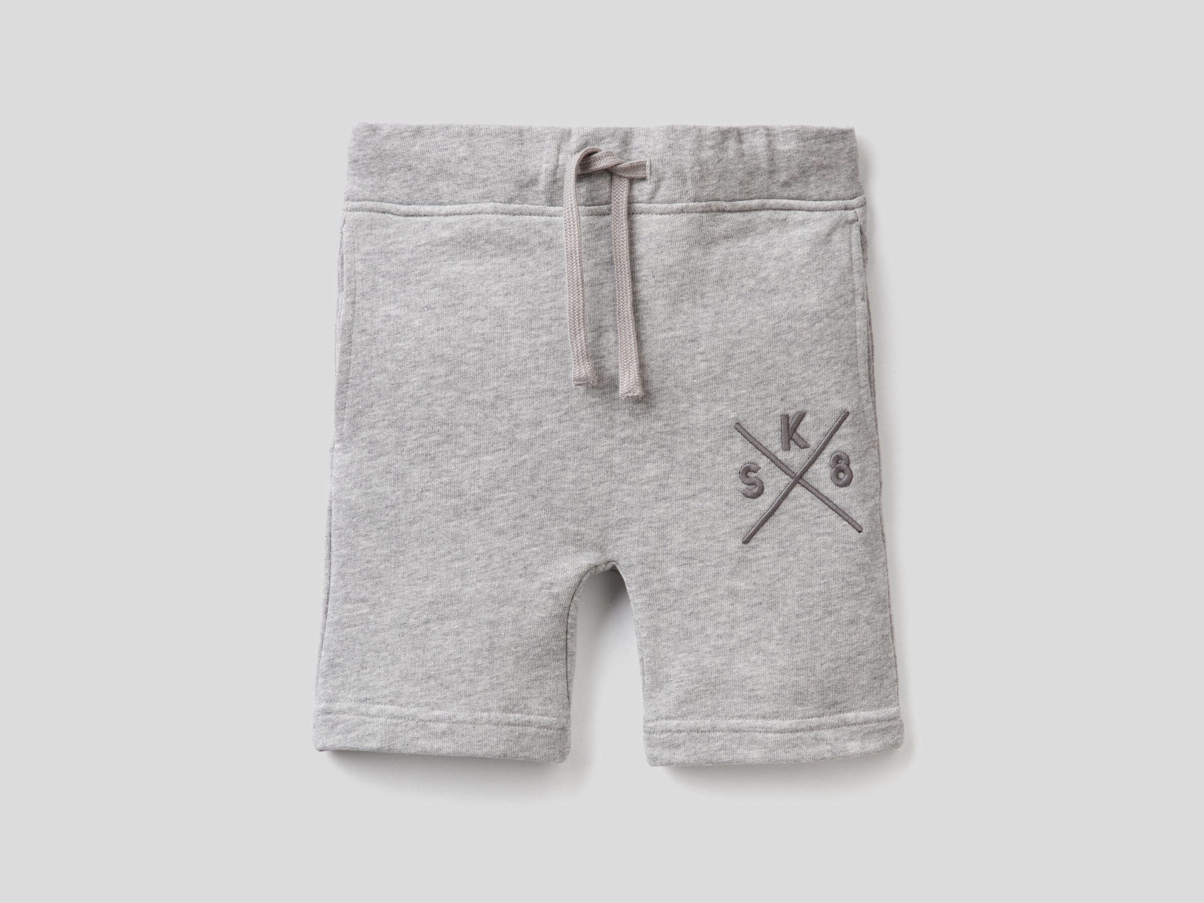 Sweat bermudas with embroidery image number null