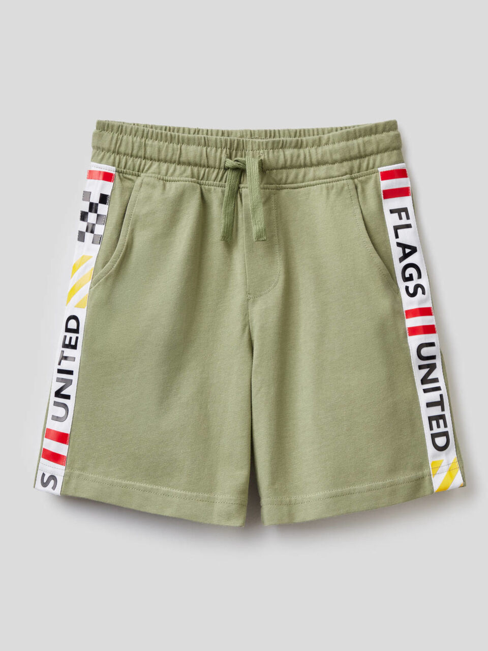 Bermudas with side bands image number null
