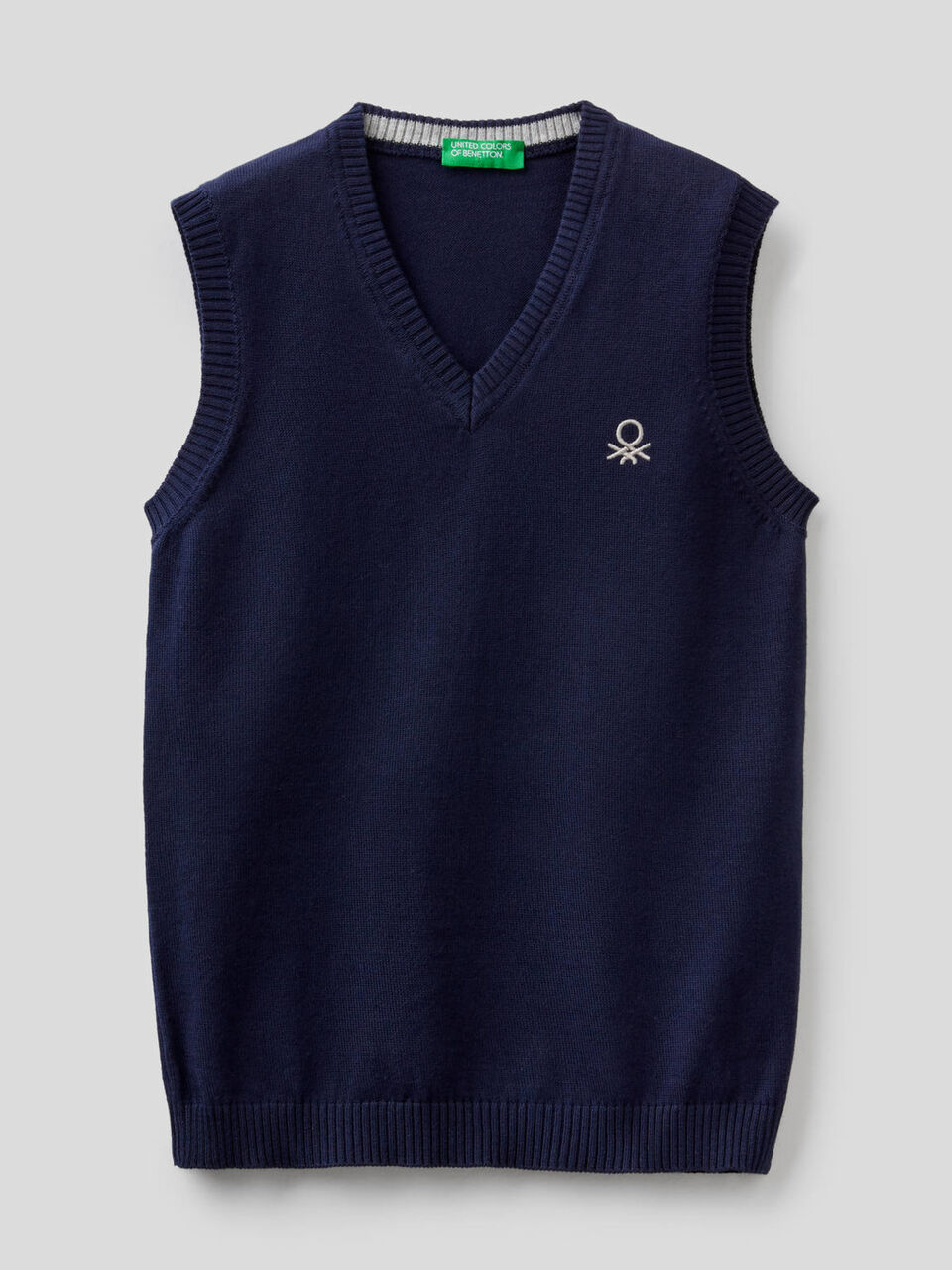 100% cotton vest with V-neck image number null