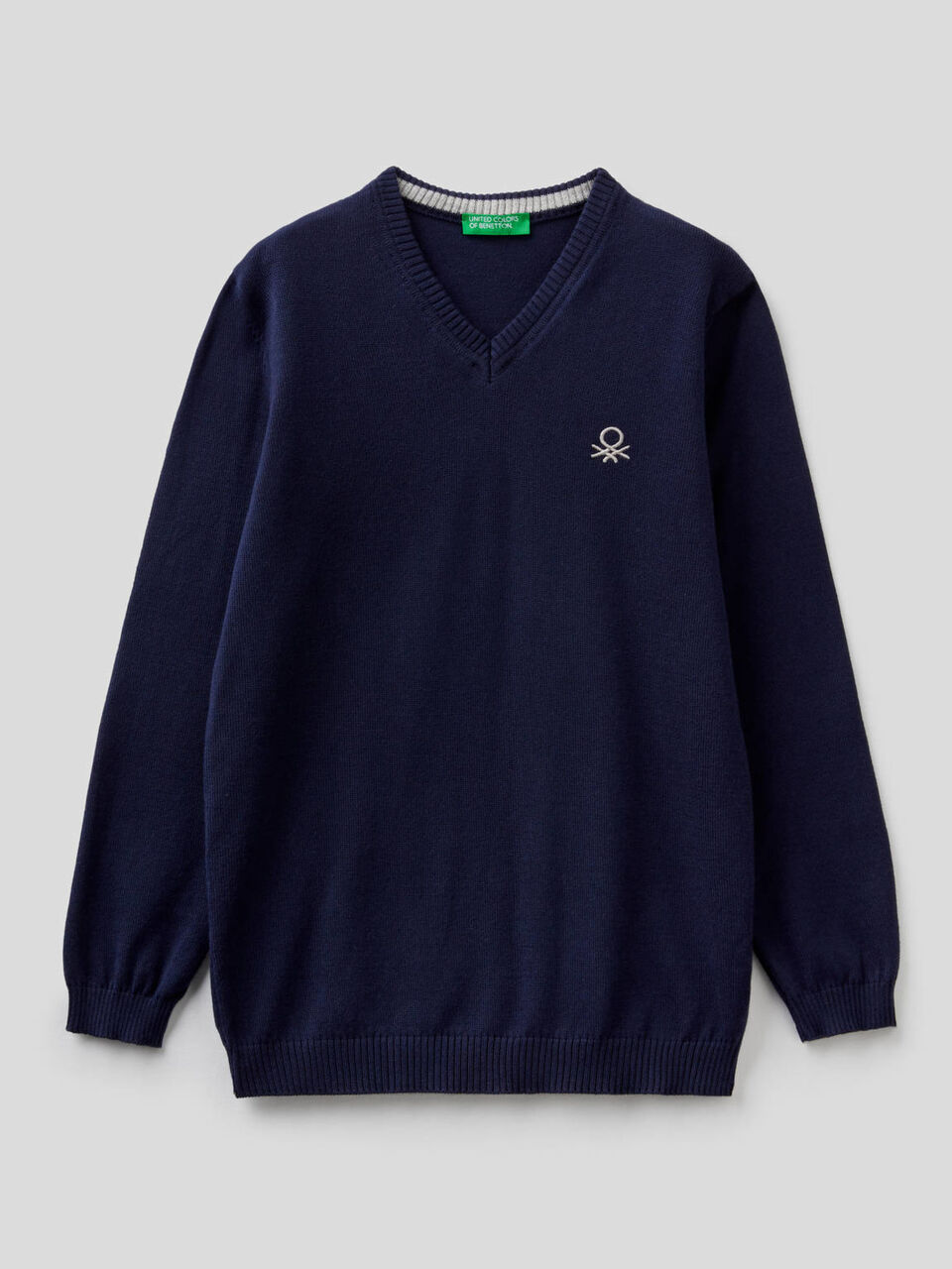 100% cotton V-neck sweater image number null